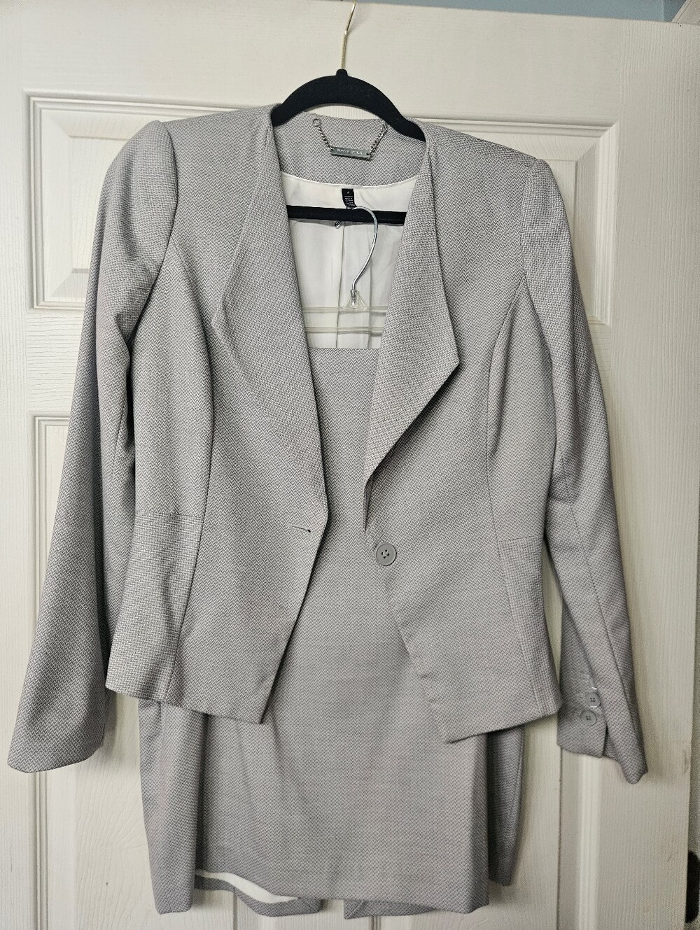 WHBM Light Gray Tailored Blazer and Skirt Set - Suit - Size 4 EUC